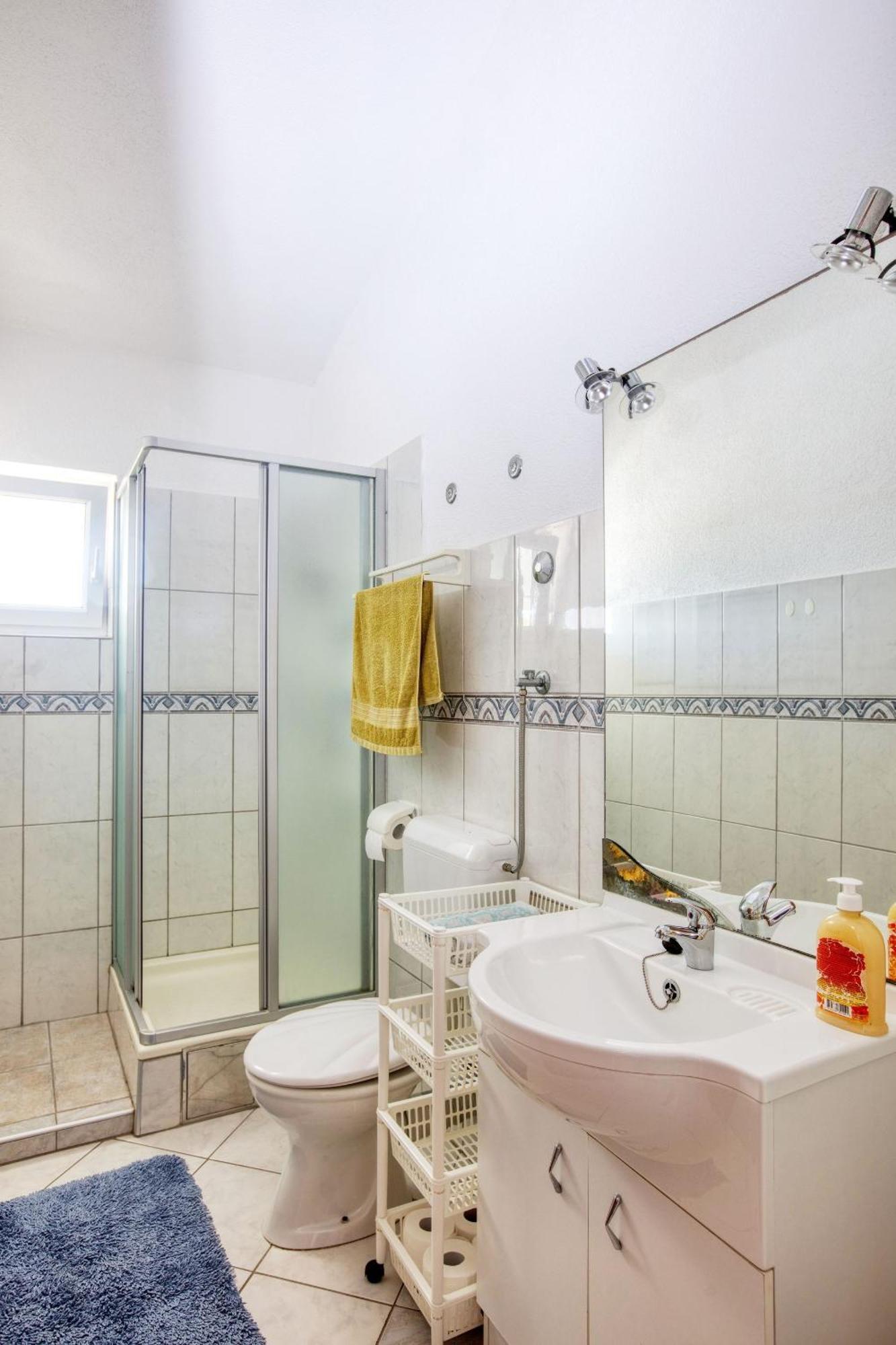 Apartments With A Parking Space Zablace, Sibenik - 4219 Bilik gambar