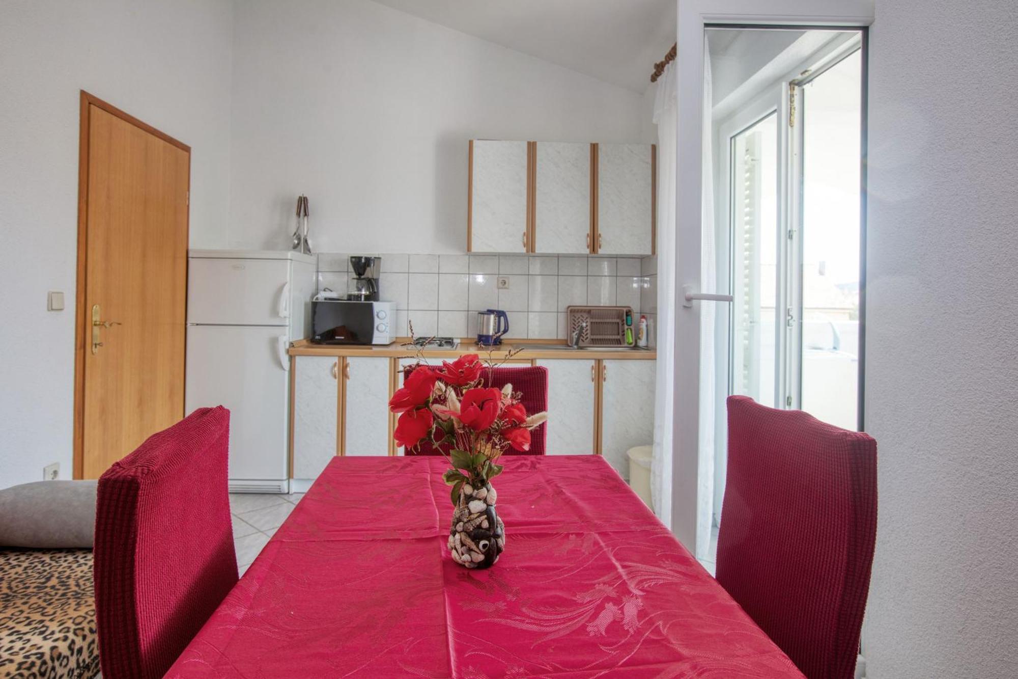 Apartments With A Parking Space Zablace, Sibenik - 4219 Bilik gambar