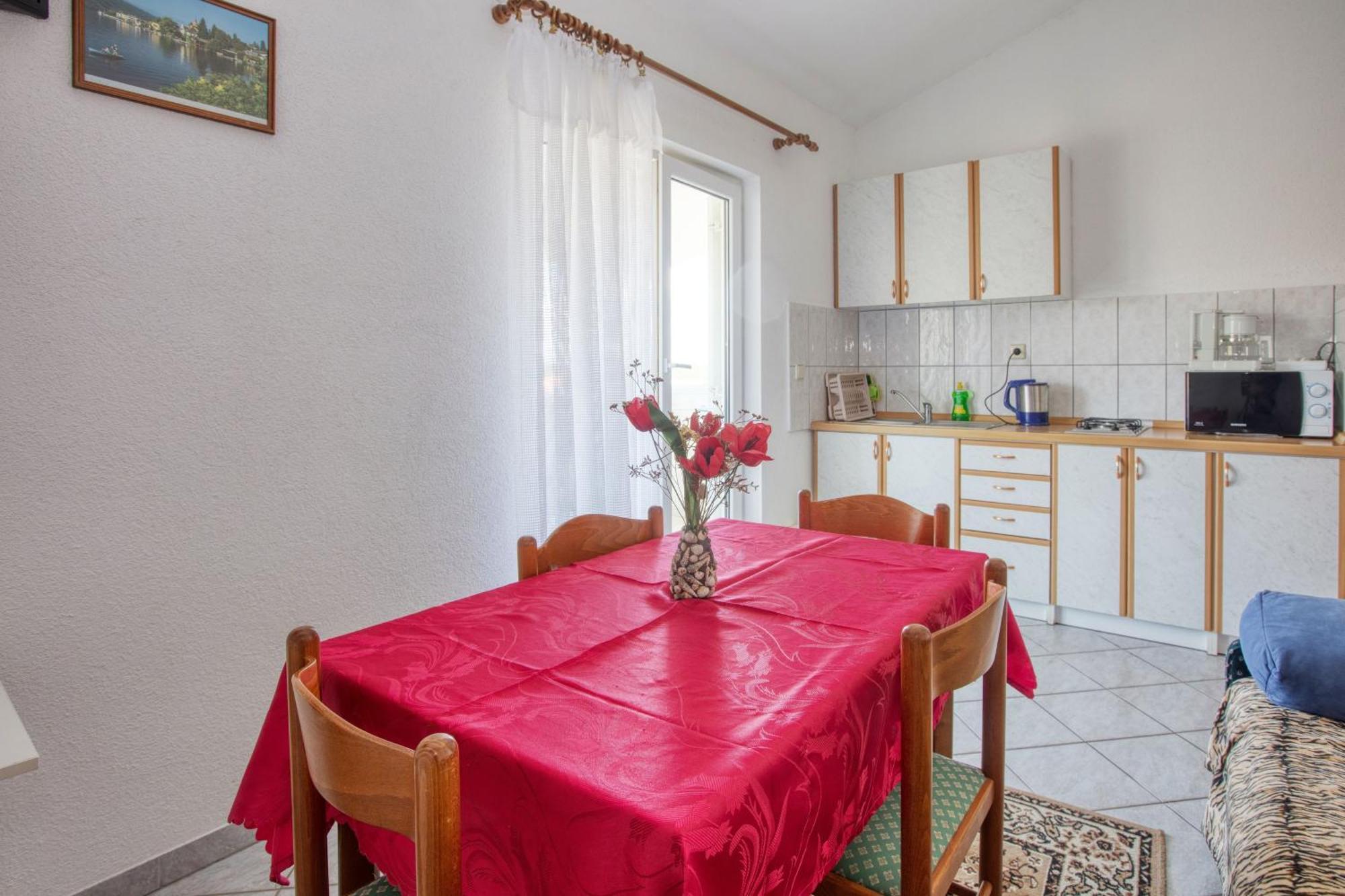 Apartments With A Parking Space Zablace, Sibenik - 4219 Bilik gambar